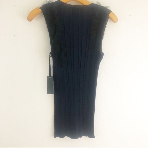 Vera Wang Blue with Black ruffle hem sleeves top size S. New with tags - Picture 3 of 5